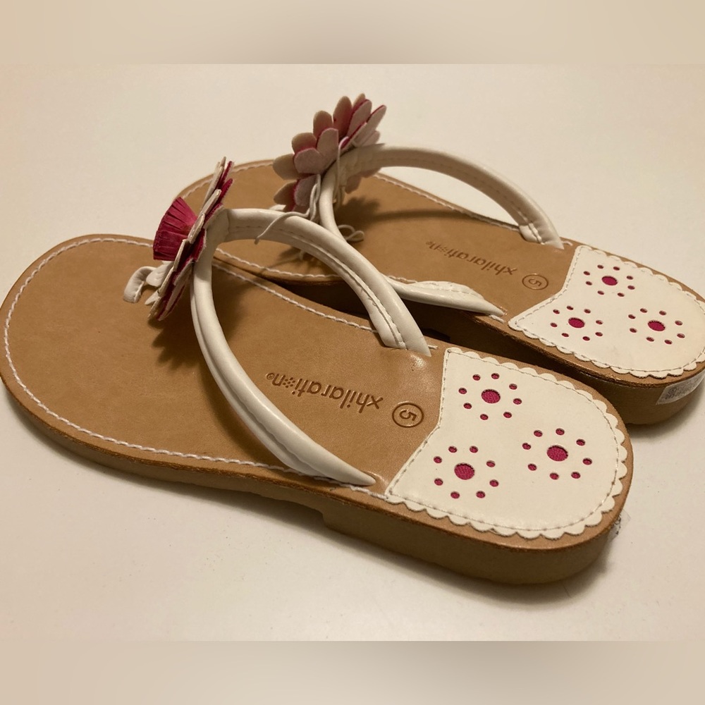 Xhilaration flower flip flop